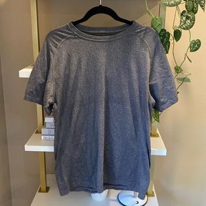 Lululemon men’s workout shirt size large